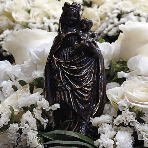 Peana: Imagen entrecandeleros de Nuestra Señora del Pilar (fotografía de David Beneded)