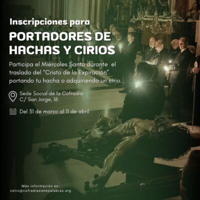 Portadores de luz en el traslado del «Cristo de la Expiración»