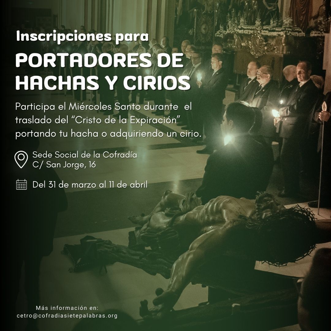 Portadores de luz en el traslado del «Cristo de la Expiración»