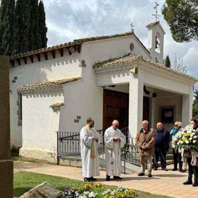 Ofrenda floral en la mañana del Domingo de Pascua